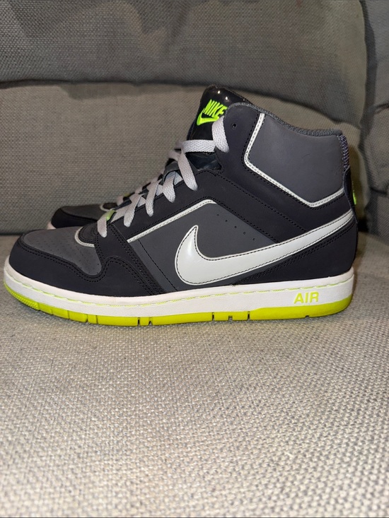 Nike Shoes - Nike Air Prestige III High-Top Sneakers